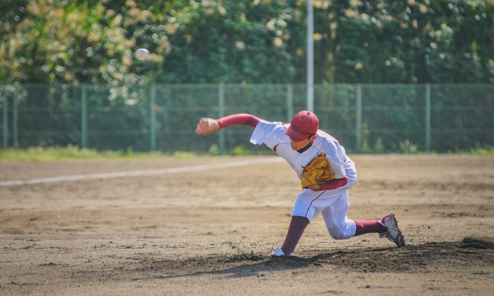 野球のピッチャーのリリース時